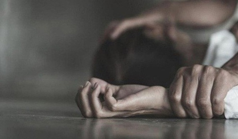 (sex vn) Hiếp dâm em gái giữa đường trong đêm cực sướng